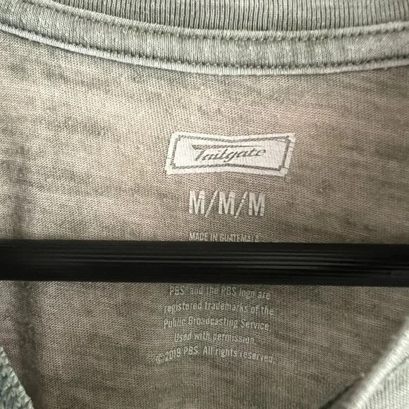 AE Tailgate PBS Cropped Graphic T-Shirt Washed Olive M - Picture 4 of 4